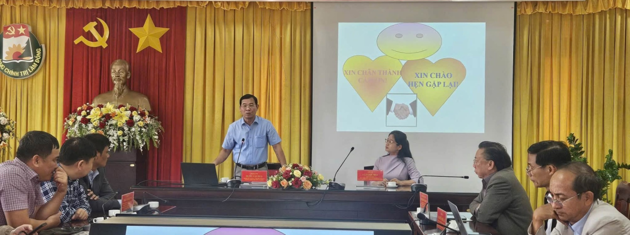 Đoàn công tác Khoa Luật và Khoa học liên ngành thăm và làm việc với Trường Chính trị tỉnh Lâm Đồng