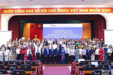 Học viện Hành chính và Quản trị công đón nhận Giấy chứng nhận kiểm định chất lượng cơ sở giáo dục
